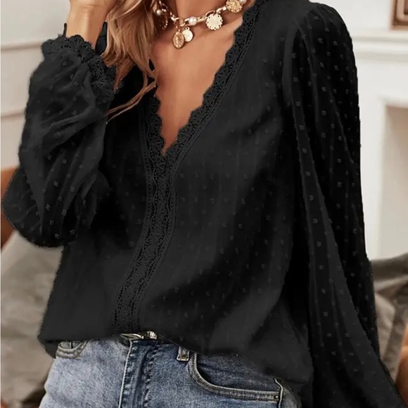 Black dotted lace v-neck - Picture 3 of 4